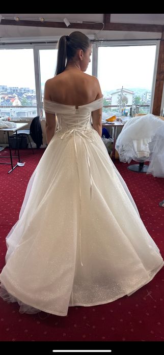 VAND Rochie mireasa tip printesa