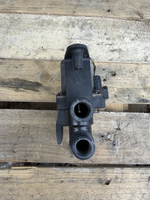 Клапан / Кранче за парно за BMW E39 E53 / Range Rover L322 – 64128374995