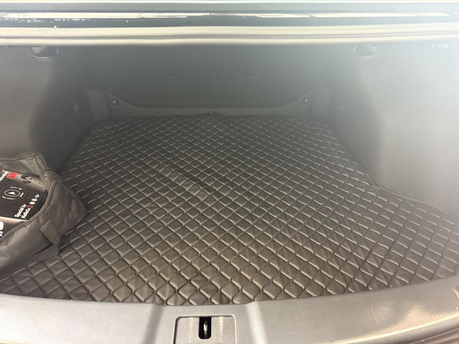 HONGQI EQM5 restayling