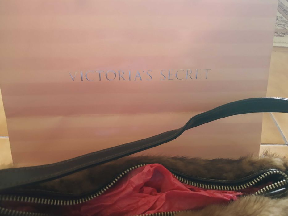 Чанта ,естествен косъм,цяла кожа,фирма Victoria's secret,ДНЕС 150лв,