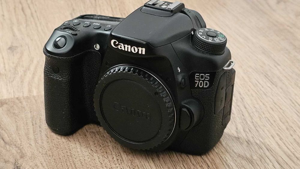 Canon EOS 70D Body – ~aproximativ 350 cadre! – Stare foarte bună – DSLR Foto/Video