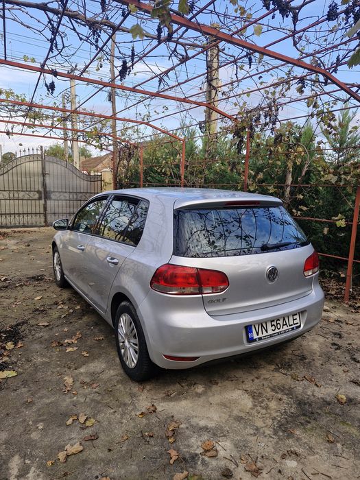 Volkswagen Golf benzină, 3.773 € — imagine 4