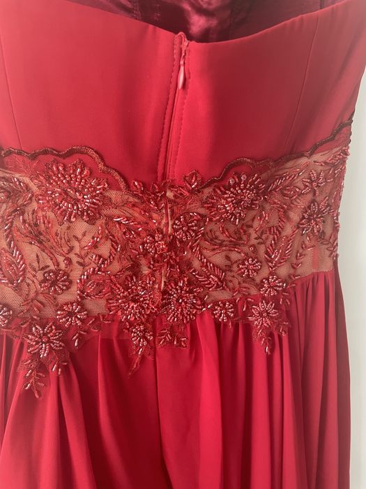 Официална червена рокля