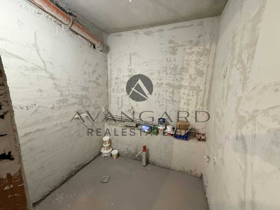 оф.24538 Двустаен с двор / Бунарджика