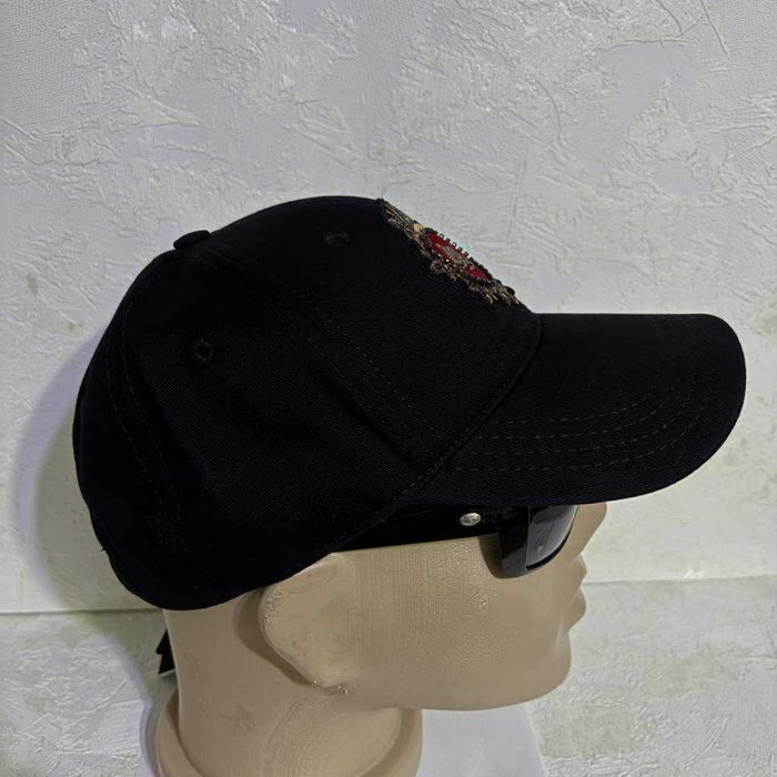 Маркови шапки с ръчно изработена бродерия лого markovi shapki broderia