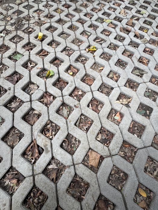 Dală beton PETRA grilaj gri 40x40x8 cm