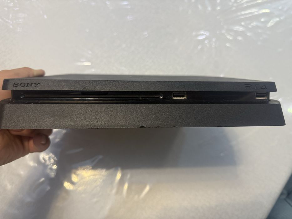 Sony Playstation 4  срочно продам