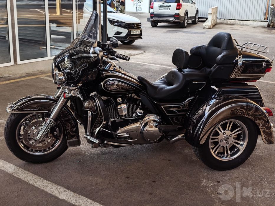 Harley-Davidson Tri Glide Ultra 2011 года.