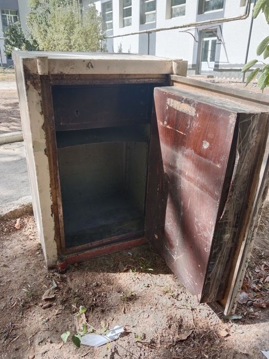 Сейф тяжёлый б/у