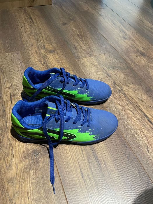 Ghete de fotbal umbro