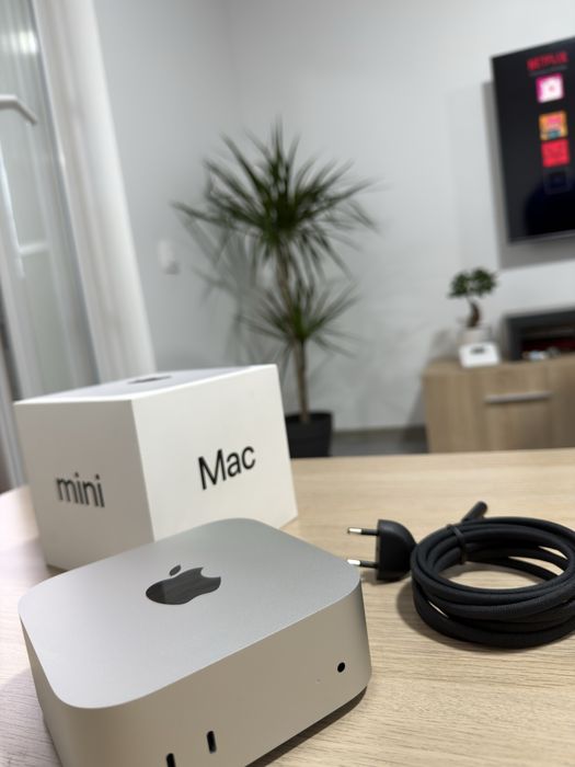 Vând Apple Mac mini cu procesor Apple M4 și 16 GB RA