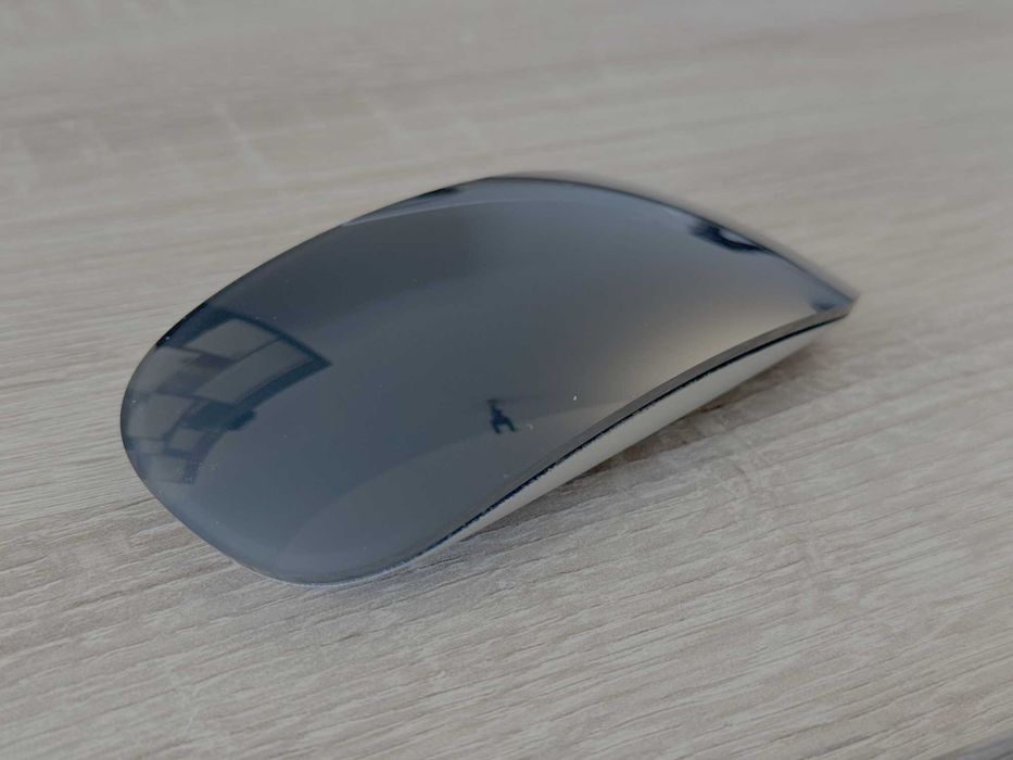 Apple Magic Mouse 2, Model A1657 - Lightning - отлично състояние