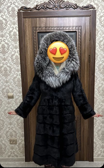 Шуба из норки с воротником из чернобурки