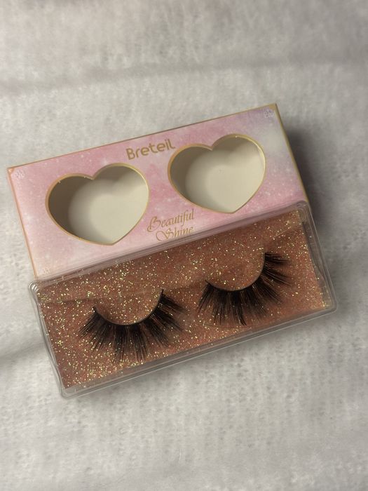 Ленточные накладные ресницы