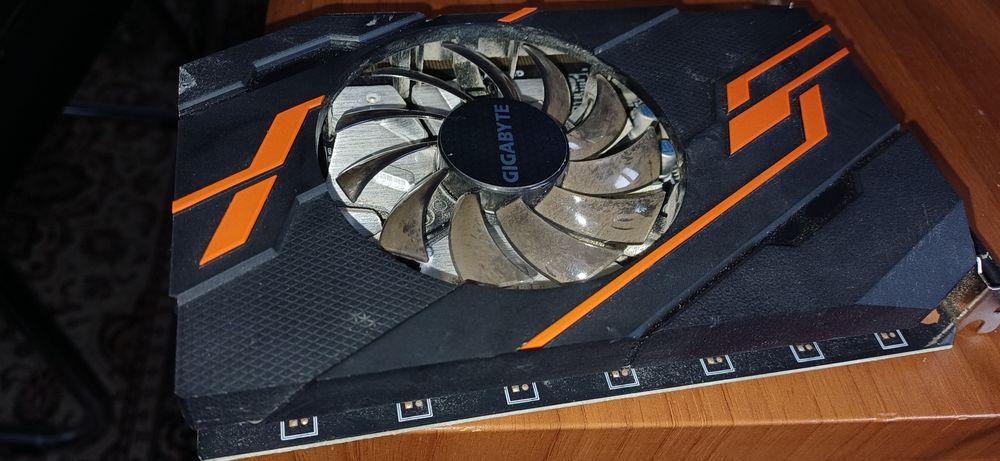 Видеокарта nvidia 1030 2 GB