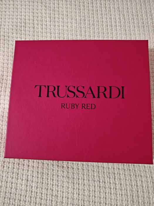 De vânzare Set Trusardi Ruby Red