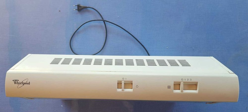 Hotă tradițională Whirlpool AKR 613, 60 cm, stare bună + filtru cărbune inclus