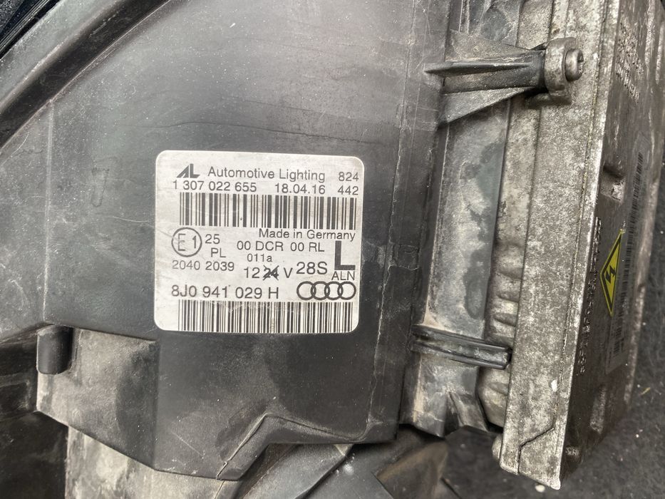 Far Staga Audi TT8j Bixenon adaptiv (cleme rupte/Lipit)