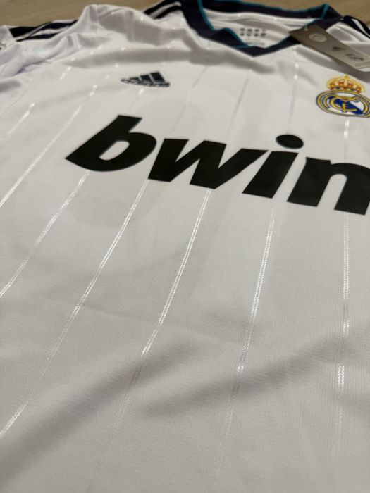 Trixou de fotbal Real Madrid Mesut Ozil 10 Adidas marime M nou cu eticheta