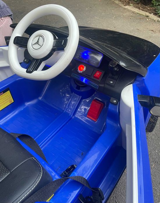 Masinuta electrica pentru copii Mercedes Benz EQA cu telecomanda