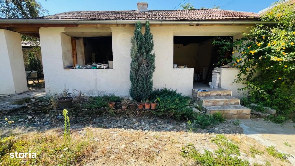 Casa De Vanzare In Rahau-Sebes, Str. Scolii