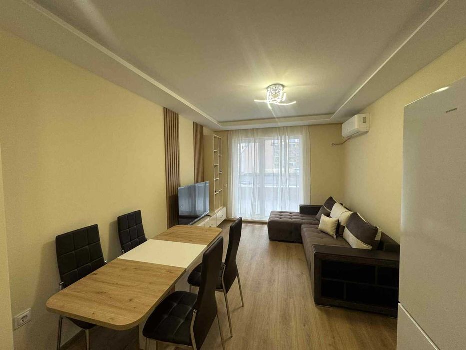 Двустаен имот в кв.Малинова долина