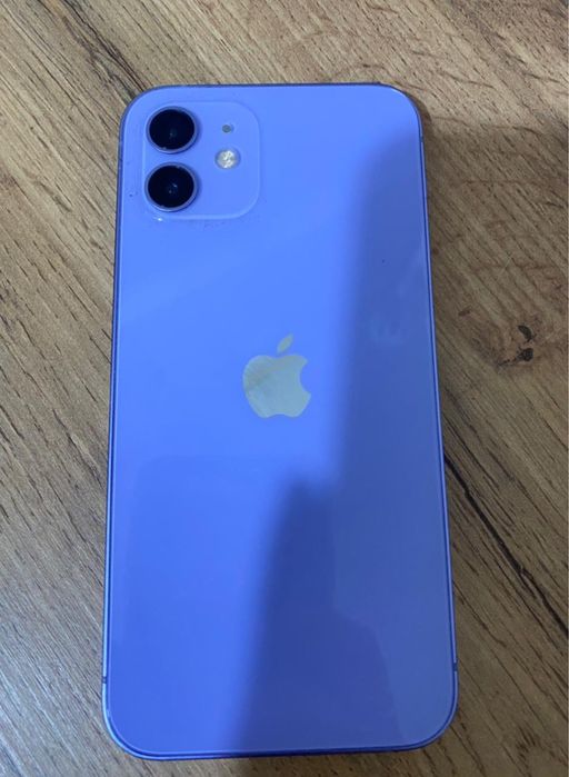 IPHONE 12 с коробкой  Торг есть
