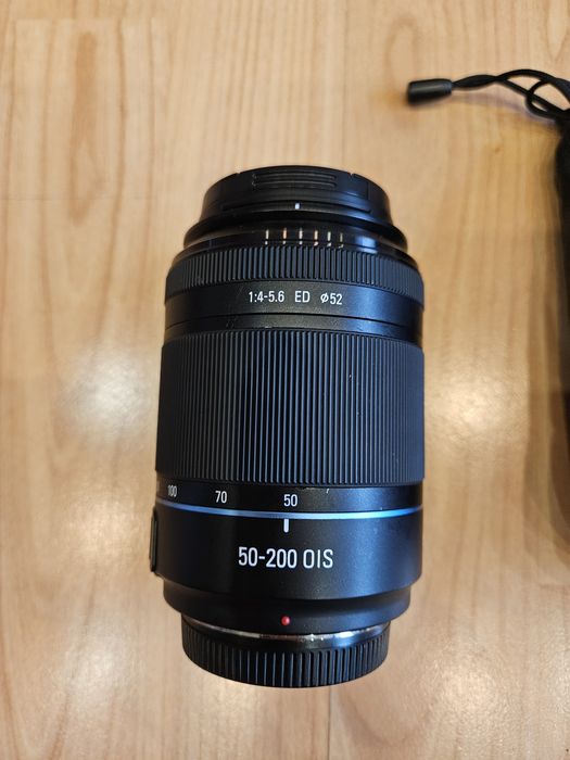 Samsung NX 100+obiective+geanta (mirrorless)