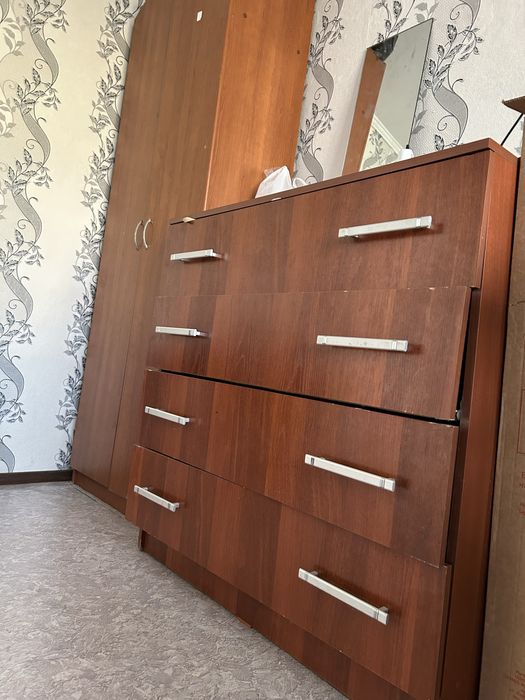 Продам кровать шкаф тумба