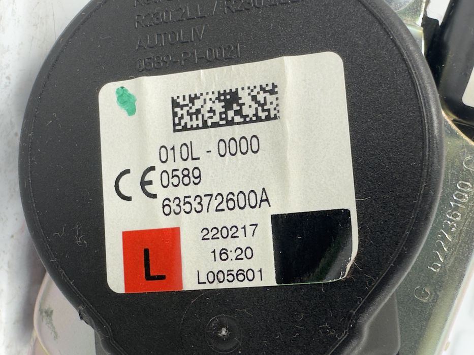 Предни колани AUDI A4 B9 635372600A 635372400A