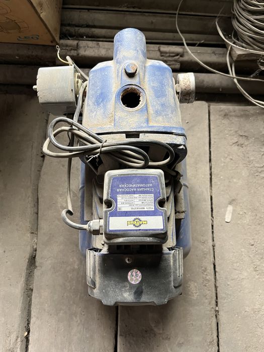 Продам насос водяной.