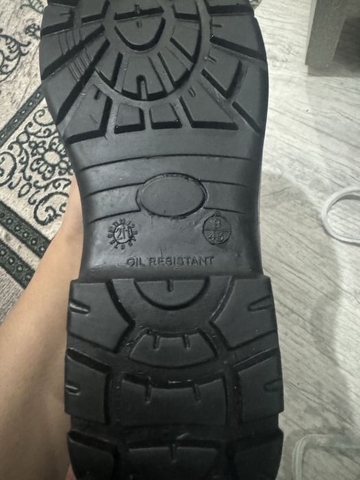Продам рабочую обувь