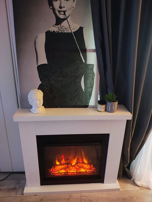 Semineu elegant electric