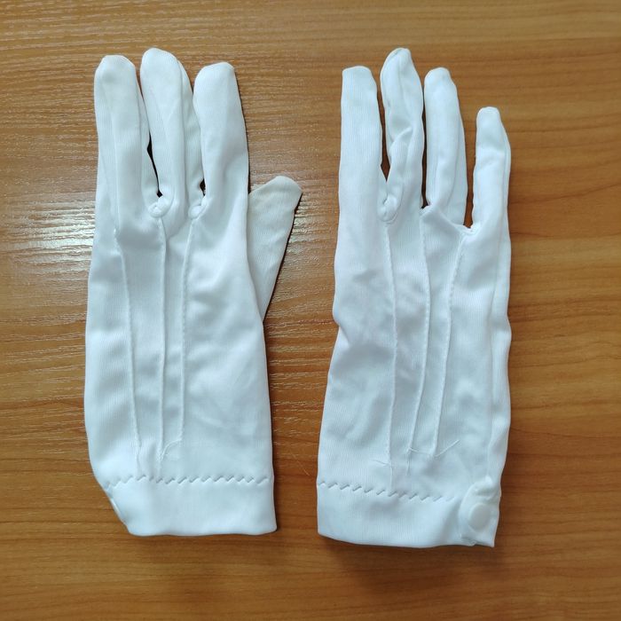Перчатки белые порадные