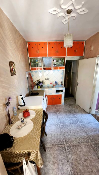 Продава се Къща в Карнобат - 140 кв.м за 656 €/кв.м - Снимка #3