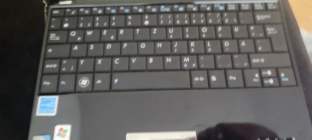 Asus Eee PC 1005HA лаптоп