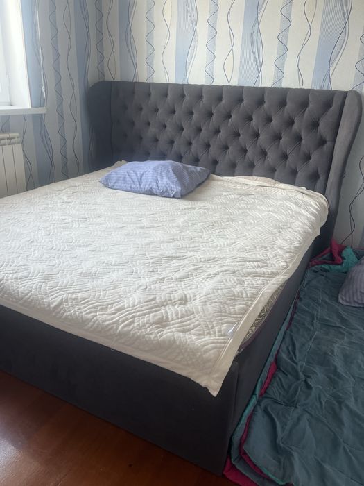 Спальный кровать