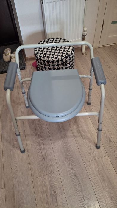 Кресло туалет продам