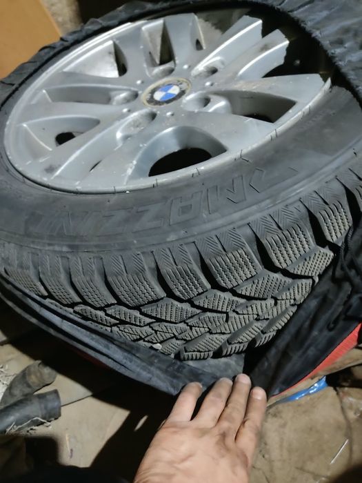 Продам диски с зимней резиной BMW E36