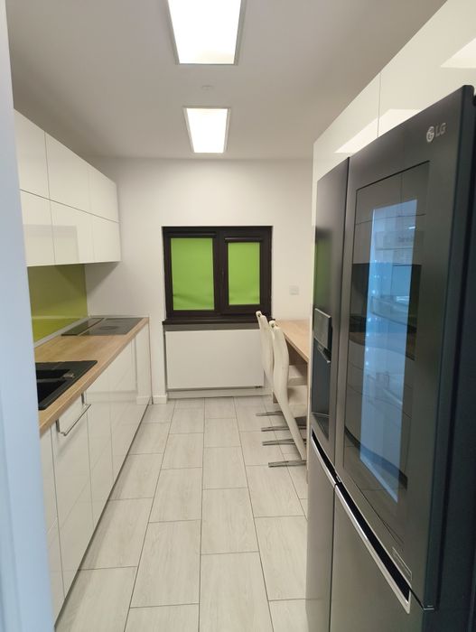 Vând apartament 4 camere langa Stadion