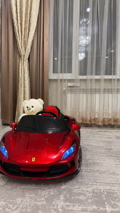 Продам машину детскую