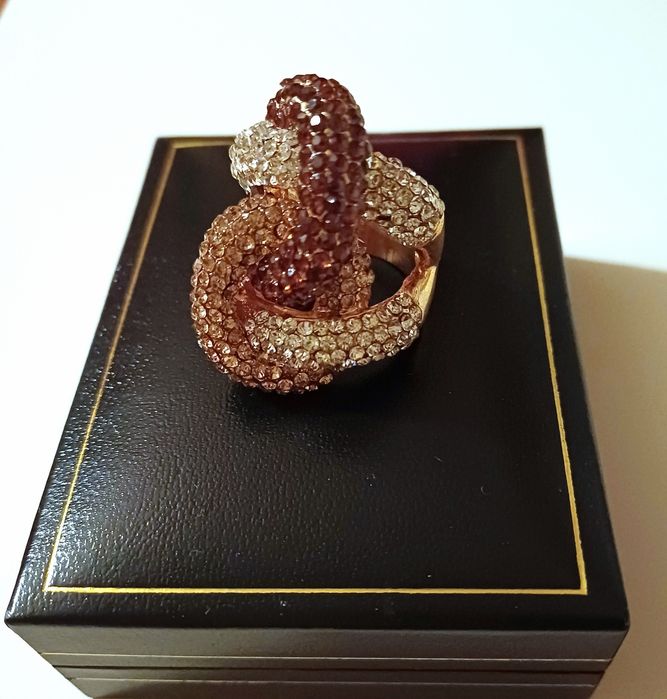 Лотове от красиви пръстени