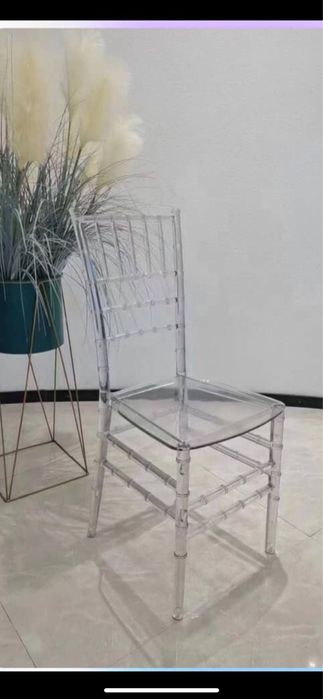 Прозрачные стулья Кьявари