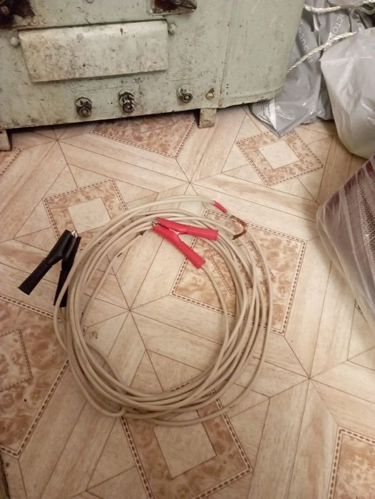 Зарядно- пусковое устройство