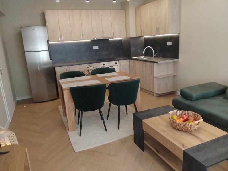 Дава се под наем Двустаен апартамент в Пловдив, Христо Смирненски - 64 кв.м за 600 € - Снимка #1