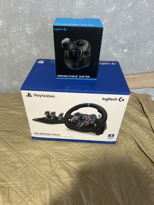 Волан logitech g29 с custom части и ps4 pro бял 1 тб + един джоистик и 6 игри