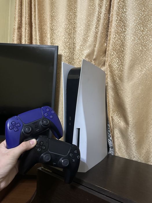 PlayStation 5 825gb с двумя джостиками
