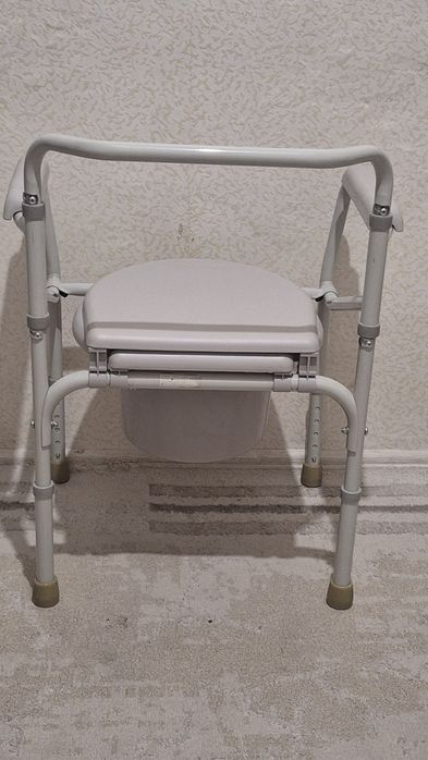 Санитарный стул туалет