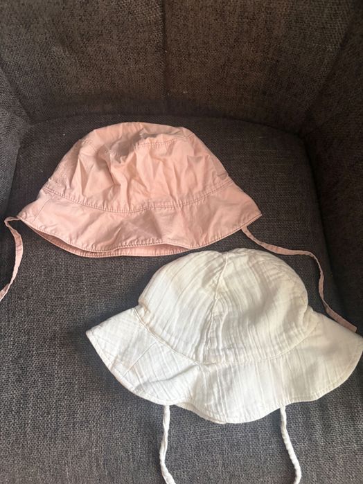 Детски  шапки H&M 86-92