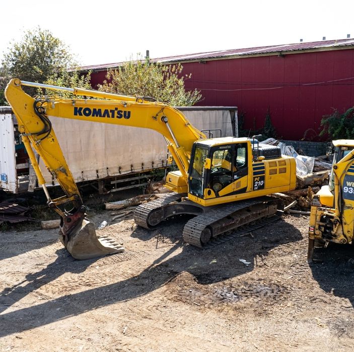 Inchiriez excavator Komatsu 23 tone